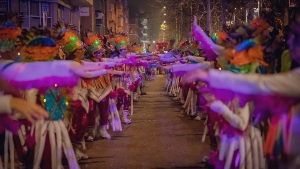 La rua de Carnaval en febrero en El Prat de Llobregat